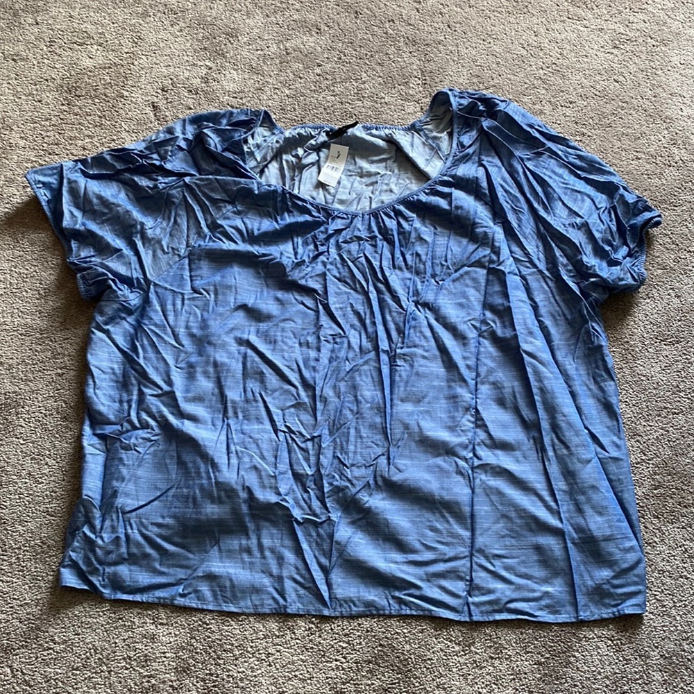 Lane Bryant Chambray Blue Short Sleeve Scoop Neck Pleated Blouse Top SIZE 38/40